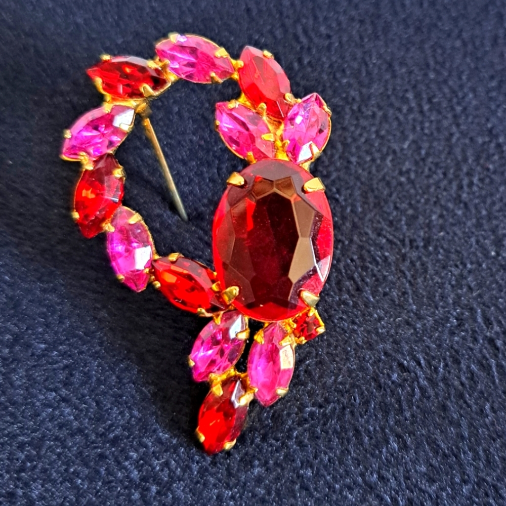 Elegant Vintage DeLizza & Elster Pink and Red Brooch